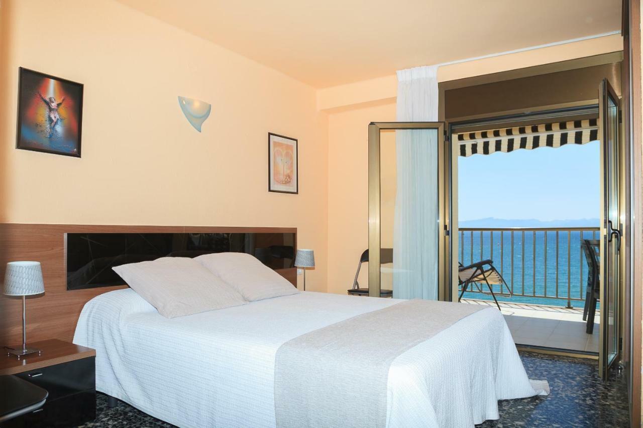 Uhc Acantilados Family Apartments Salou Exterior foto